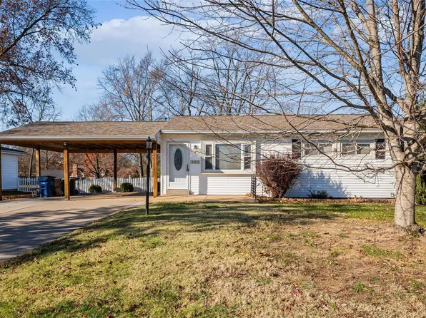 330 Hutchinson Rd, Ballwin, MO 63011