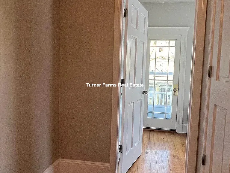 4 bed, 1.0 bath, $5,600 — Photo 3