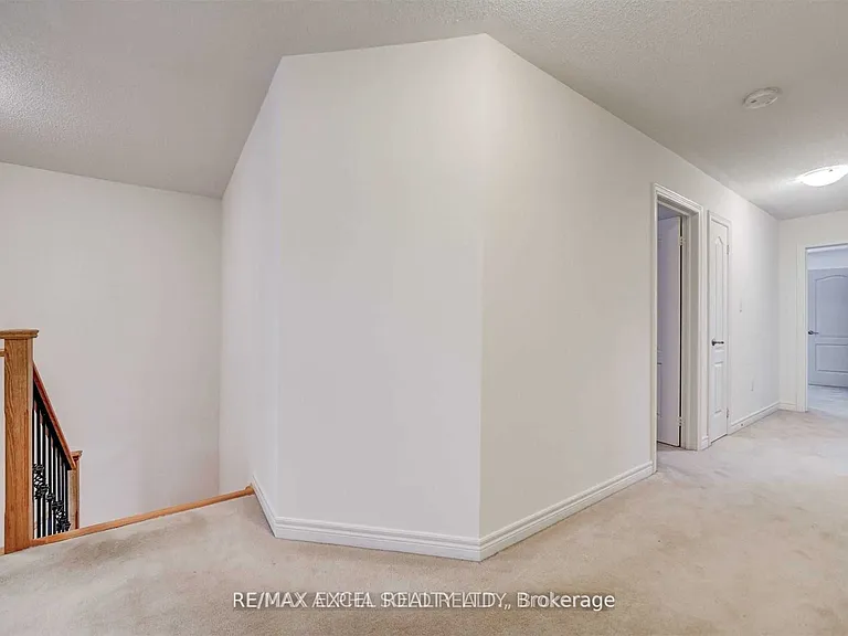 67 Alvin Curling Cres — Photo 25