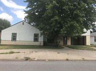 317 S 15th St, Clinton, OK 73601