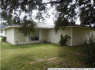421 W Bordelon St, Gonzales, LA 70737