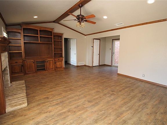 3rd image of 1207 Stonelake Dr