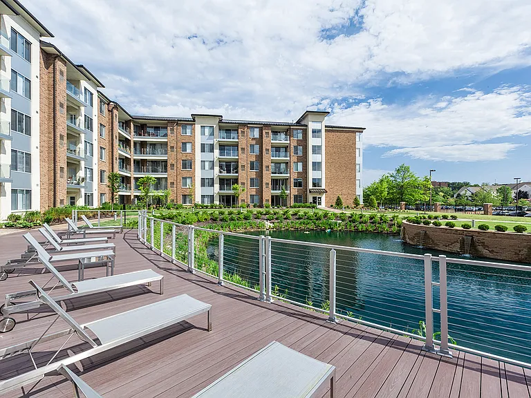 Four Seasons Apartments — Photo 32