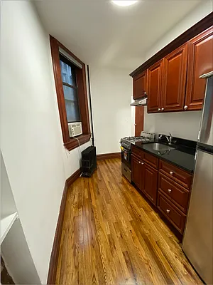 Rented by Bond New York | media 15