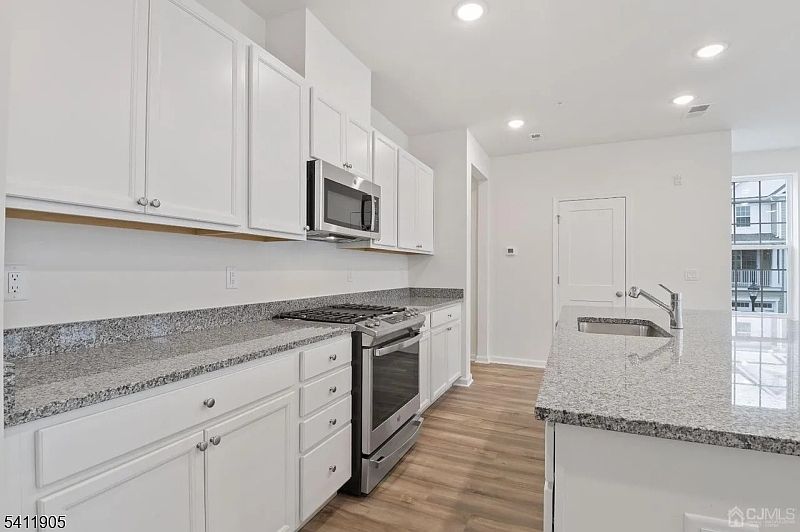 1st image of 735 Station Rd #1