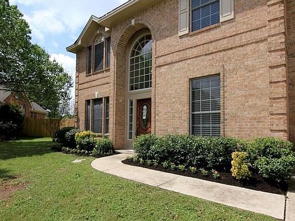 Beautifully landscaped, and great curb appeal!