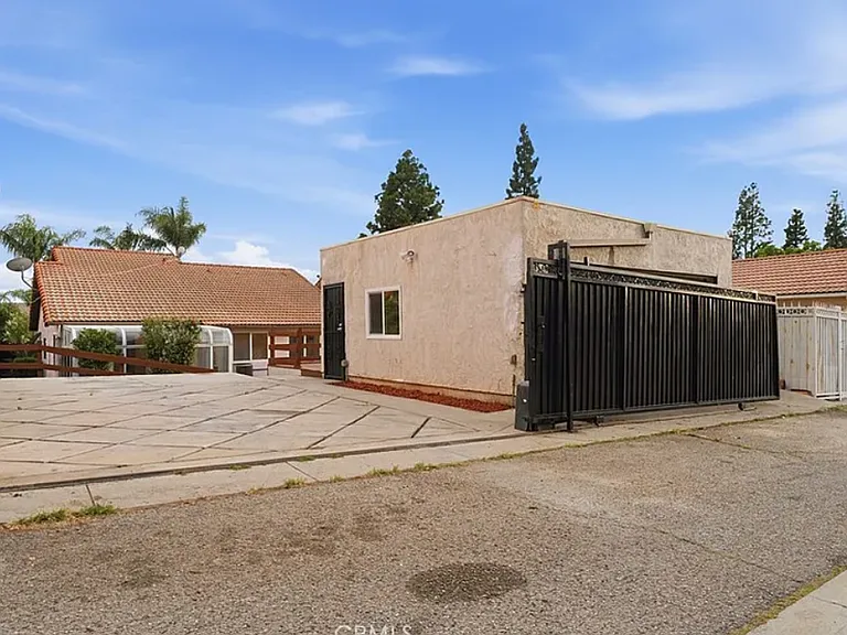 15863 Foothill Blvd — Photo 2