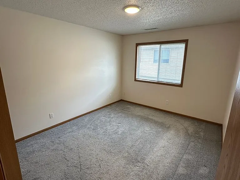 1011 Kellogg Ave — Photo 7