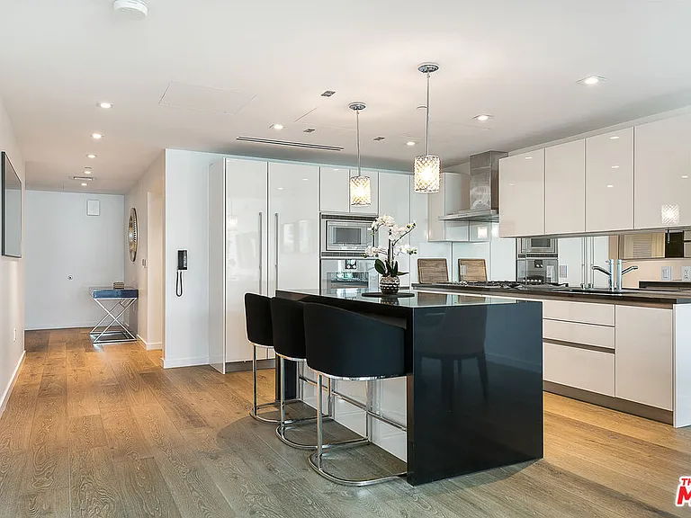 9000 W 3rd St #204 — Photo 8