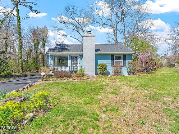 2nd image of 4503 Woodlawn Pike