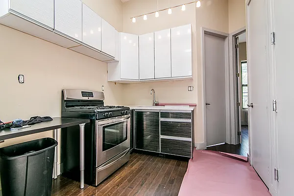 Rented by Nooklyn NYC LLC | media 75