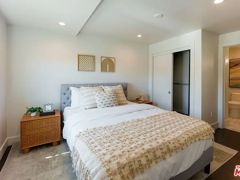 3850 Glenalbyn Dr — Photo 31
