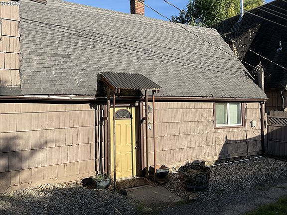 3rd image of 47 W 25th Ave