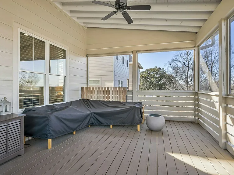 2318 Batavia St — Photo 30