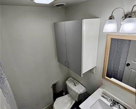 5th image of 127 Harris Ave