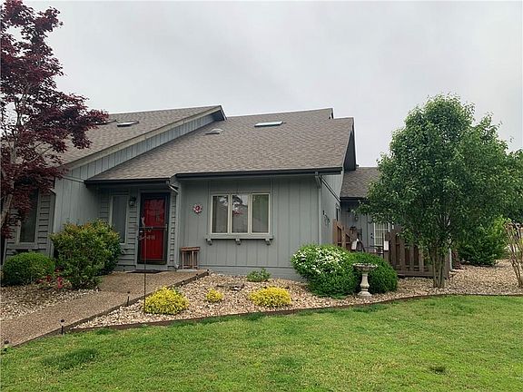 2nd image of 54 Fairway Dr