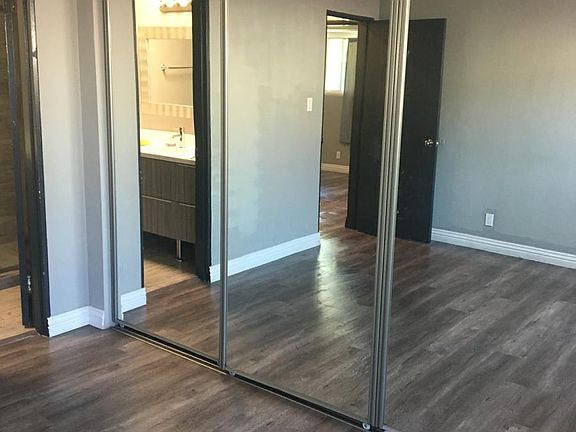 5th image of 3849 Stevely Ave APT 4