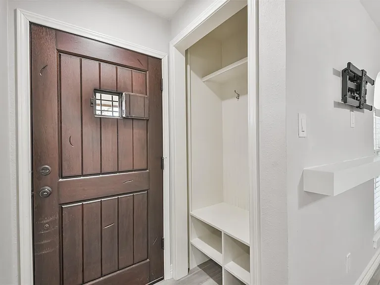 7623 Yellow Pine Dr — Photo 8
