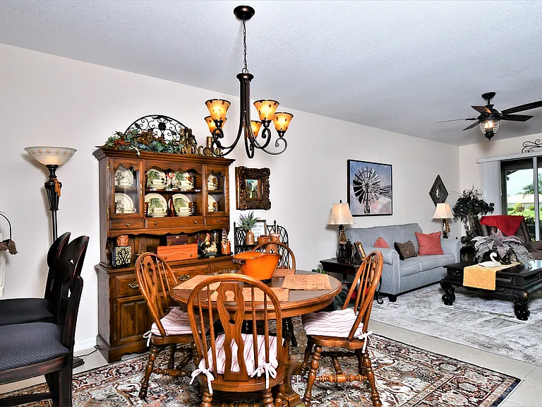 4808 Fairloop Run — Photo 38