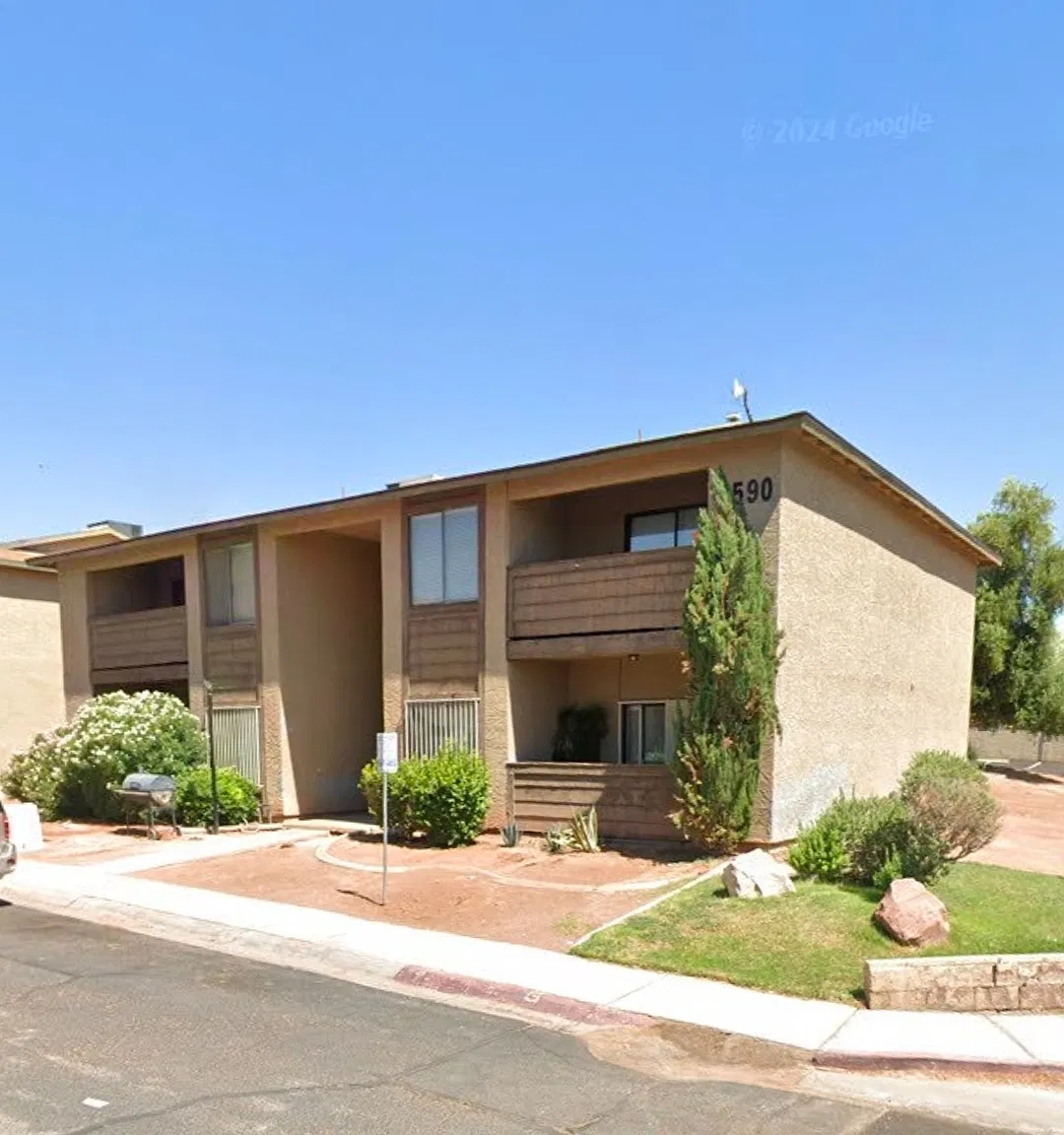 3 bed, 918 sqft, $1,450 — Photo 1