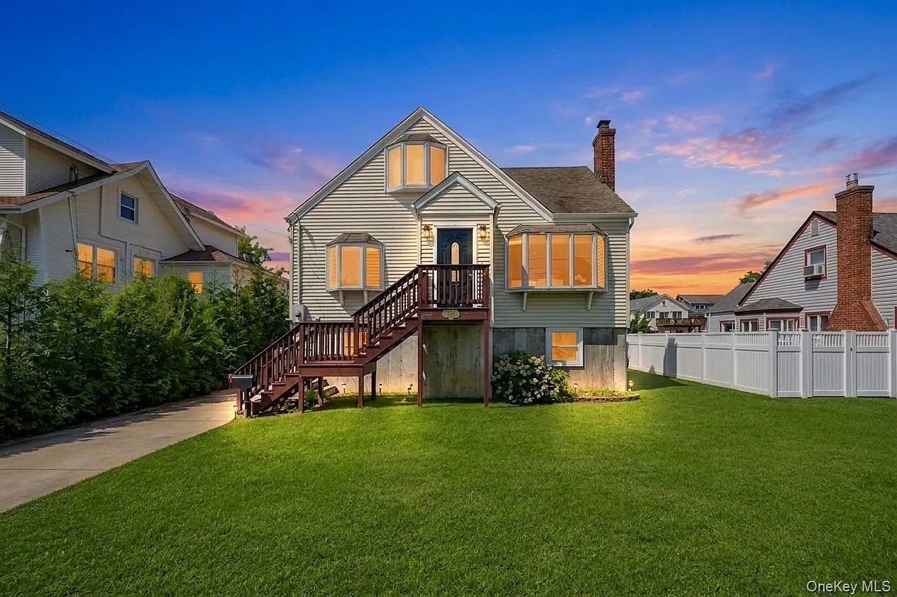 4 bed, 3.0 bath, 2270 sqft, $7,500 — Photo 1
