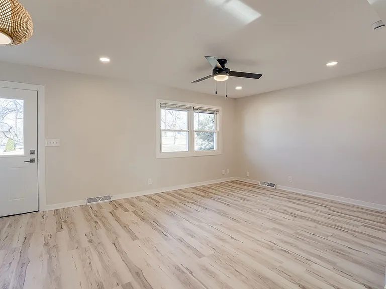 12455 Weir St — Photo 4