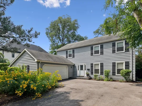 420 Locust Pl, Deerfield, IL 60015