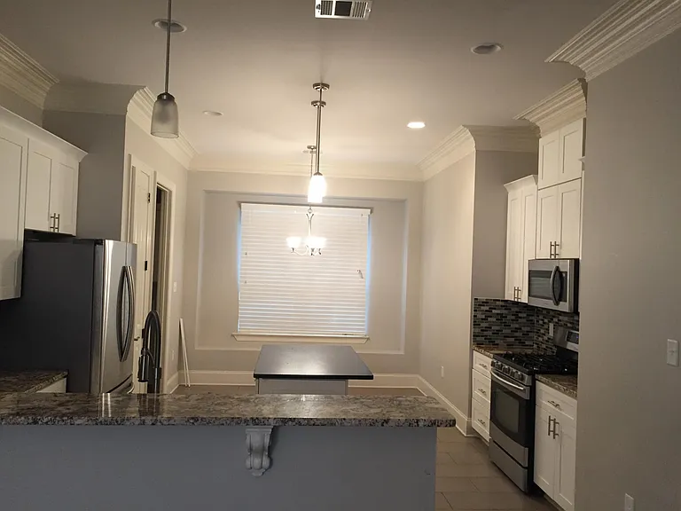 1920 Hunters Ridge Dr — Photo 2