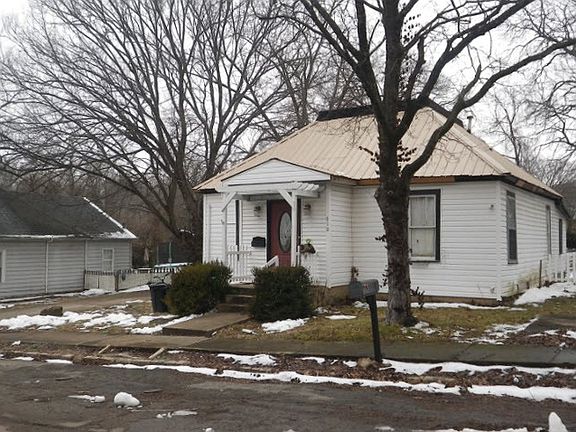 2nd image of 310 Bennett St