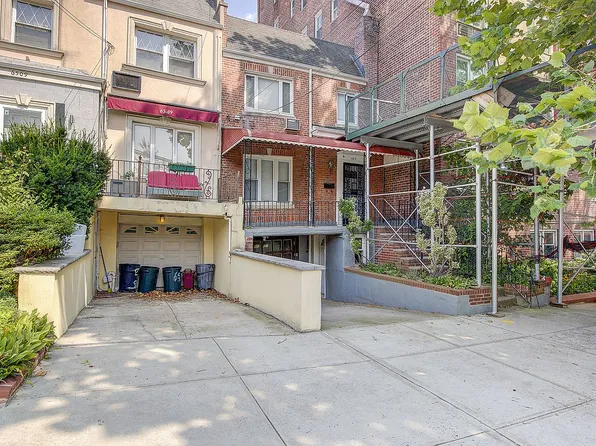 6511 Alderton St, Rego Park, NY 11374
