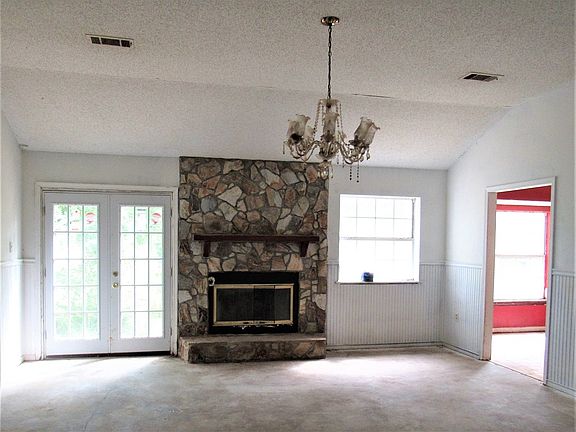 4th image of 36 Hillcrest Dr