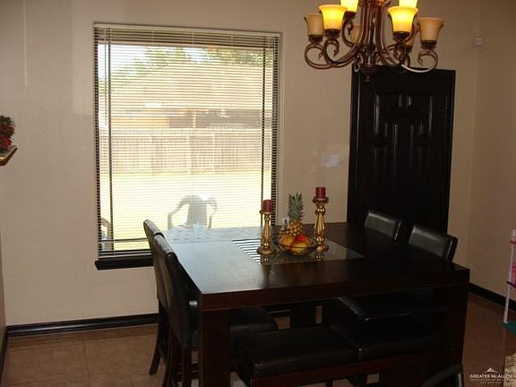 4th image of 2407 Ambassador St
