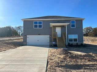 815 Shorthorn Ln, Marshfield, MO 65706
