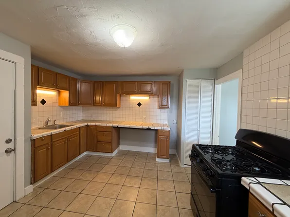 106 Rockwell Ave, New Britain, CT