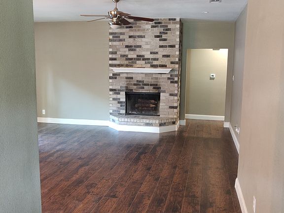 3rd image of 803 Melville Dr