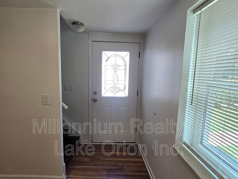 201 W York York Ave — Photo 14