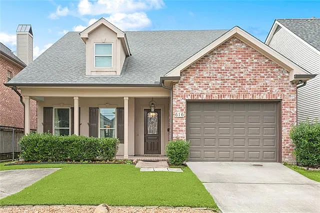 616 Ridgewood Dr