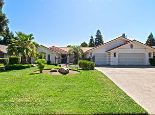 1051 N Armstrong Ave, Clovis, CA 93611