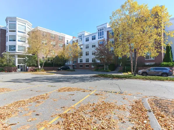 248 Albion St APT 344, Wakefield, MA 01880