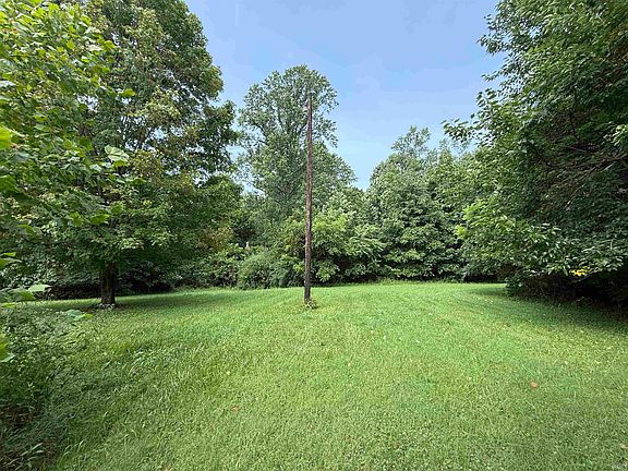 2nd image of 223 N State Road 61 Aly
