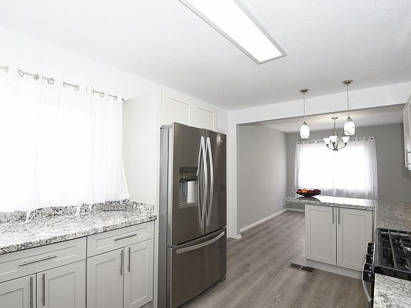 5th image of 728 Cagua Dr SE