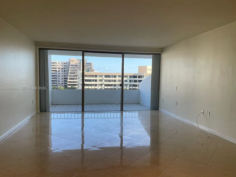 155 Ocean Lane Dr #811 — Photo 11
