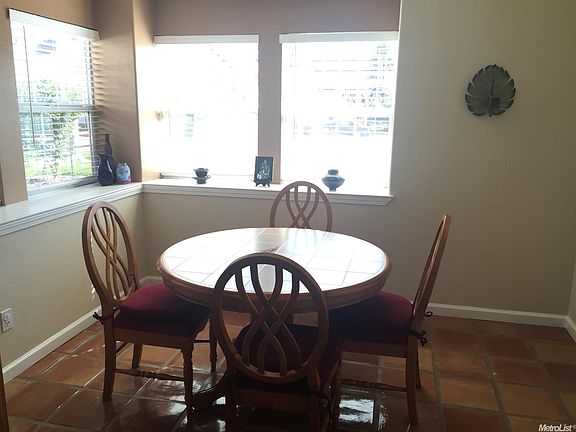 3rd image of 7889 Sunrise Terrace Ln