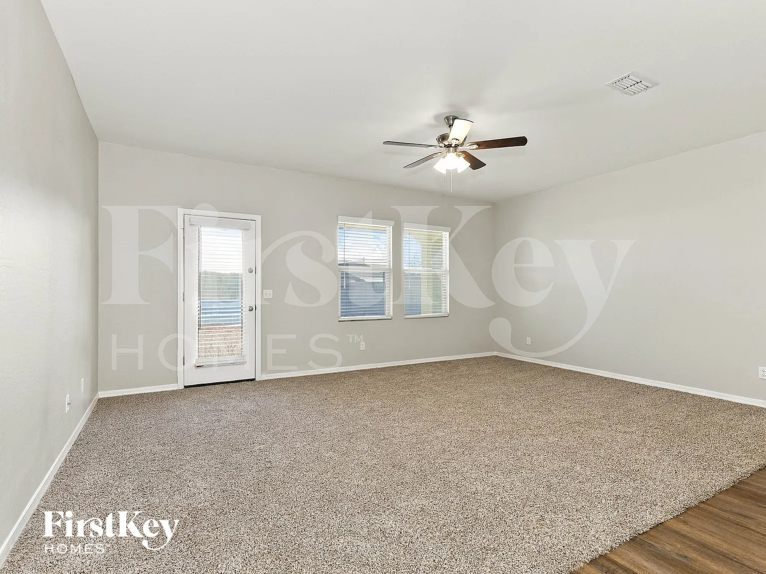 3 bed, 2.0 bath, 1662 sqft, $2,085 — Photo 2