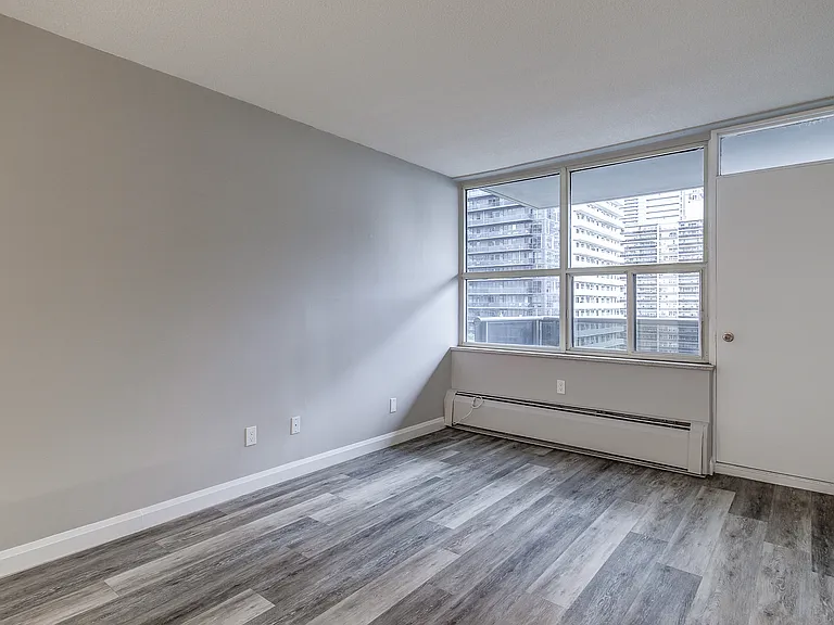88 Erskine Ave — Photo 54