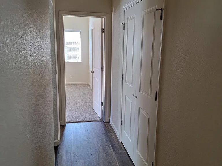 211 Danielson Ln — Photo 11