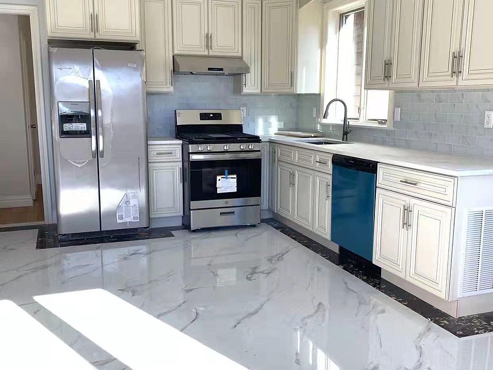 1st image of 215-00 40th Ave Floor 1