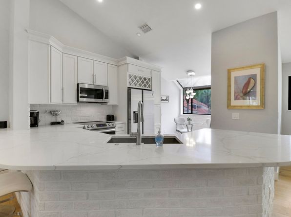 104 Sea Oats Dr APT G