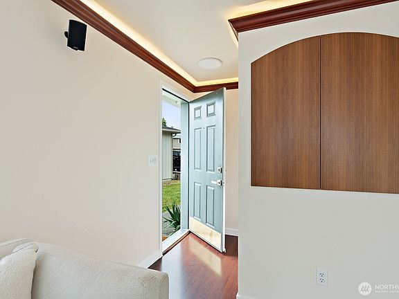 3rd image of 17623 29th Ave NE