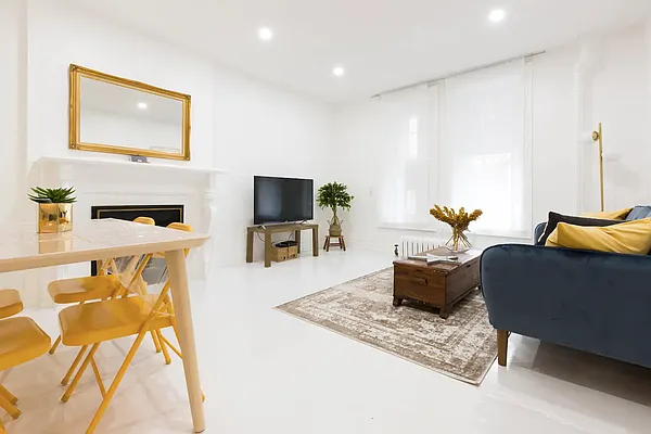 Rented by Isen & Company : Real Estate Advisors | media 18